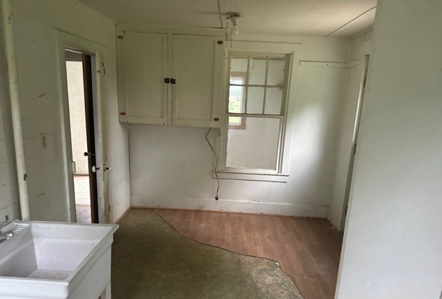 6802 North Quarry Road Warren, IL 61087 - Photo 15 of 21 a view of bathroom with mirror and window