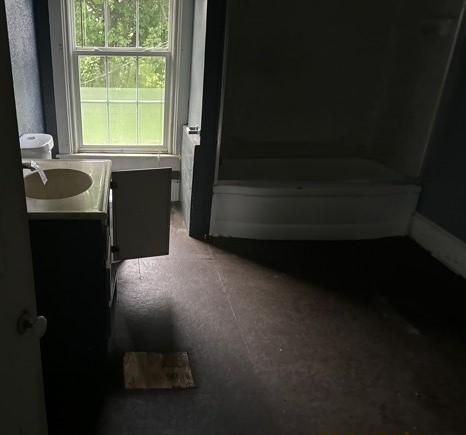6802 North Quarry Road Warren, IL 61087 - Photo 10 of 21 a room that has a window in it