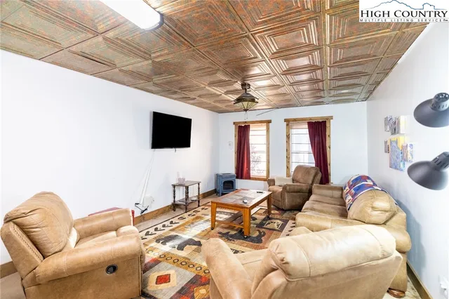 $685,000 | 703 Powder Horn Estates Drive, Deep Gap, NC 28618