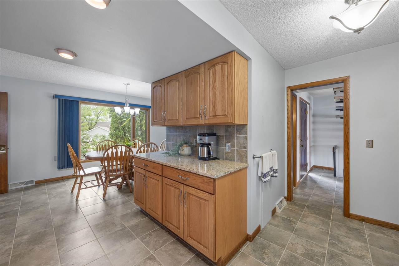 3796 Cottage Reserve Road Northeast Solon, IA 52333 - Photo 21 of 53 Gallery Image 21