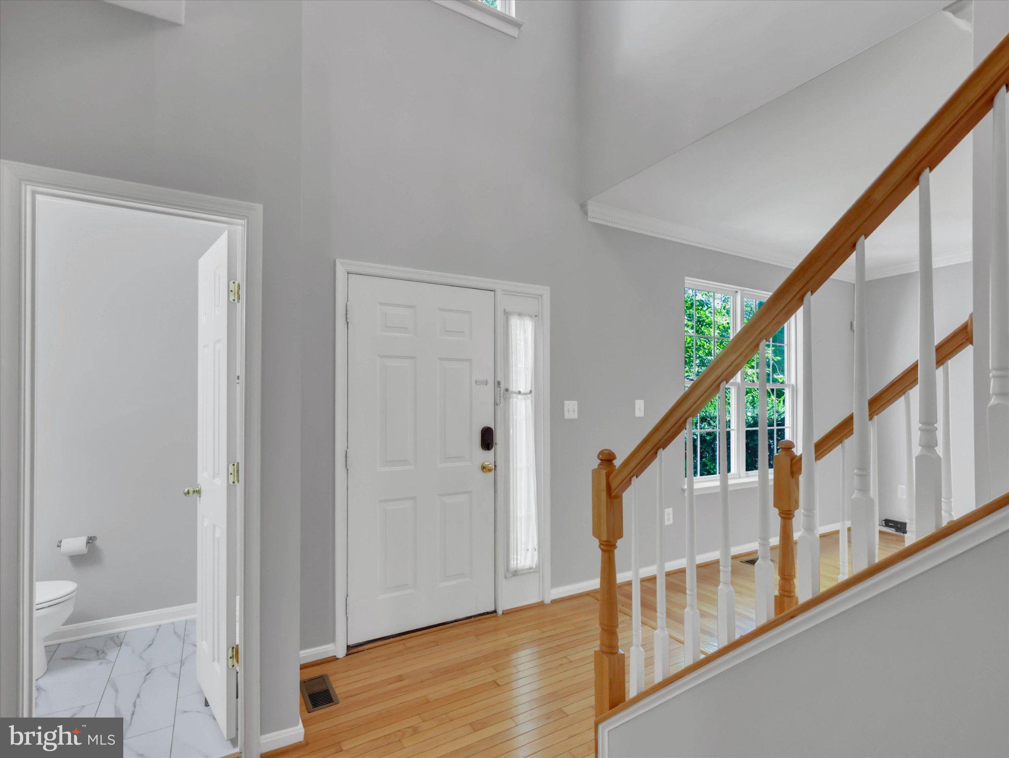 8104 Pepper Ridge Way Gaithersburg, MD 20877 - Photo 19 of 62 Bright and inviting entryway awaits.