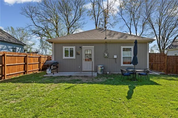 $198,000 | 516 North Mulberry Street, Ottawa, KS 66067