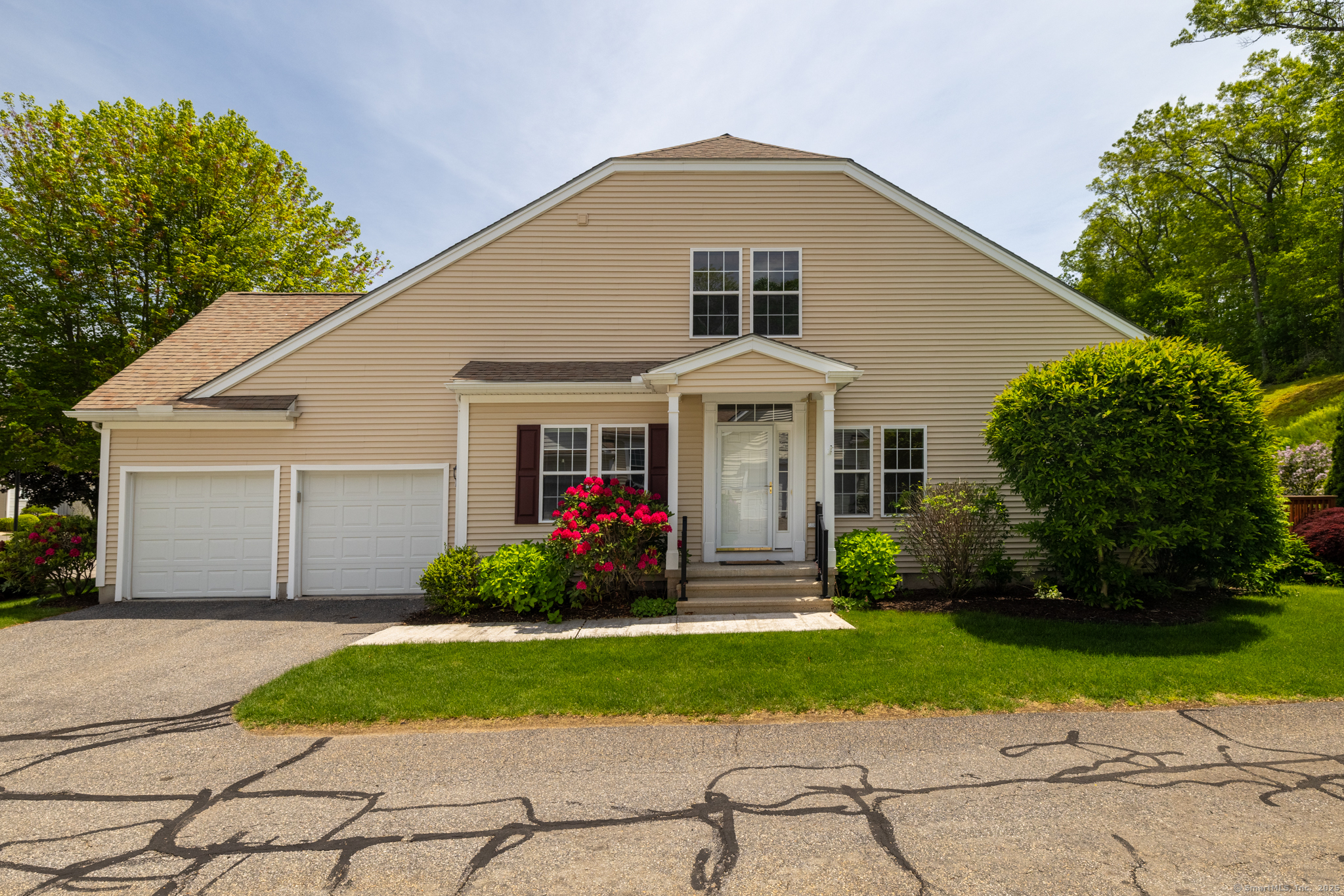 19 Bridle Path, Unit 19 Canton, CT 06019 - Photo 1 of 1 Gallery Image 1