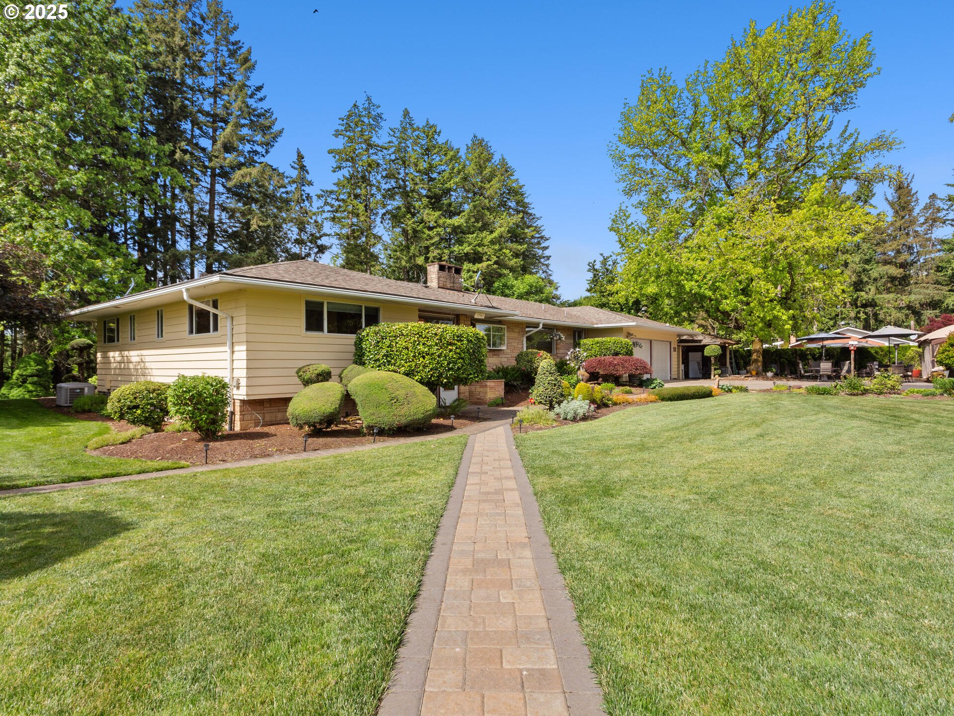 11946 Southeast Boyer Road McMinnville, OR 97128 - Photo 2 of 47