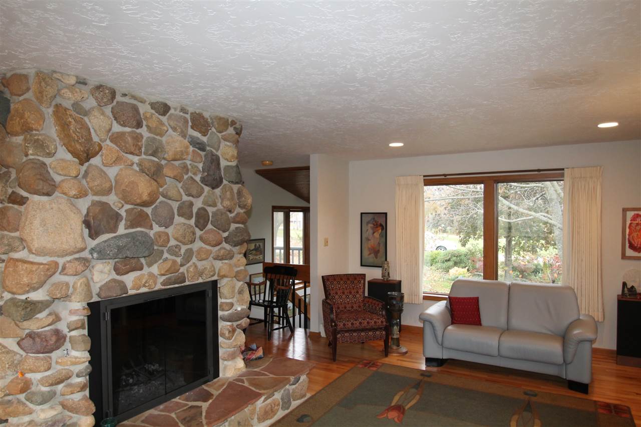 8152 Buck Ridge Road Cedar Falls, IA 50613 - Photo 2 of 20 Gallery Image 2