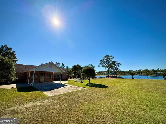 $699,900 | 393 Douglas Highway, Hazlehurst, GA 31539