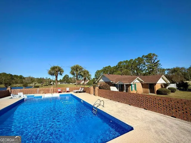 $699,900 | 393 Douglas Highway, Hazlehurst, GA 31539