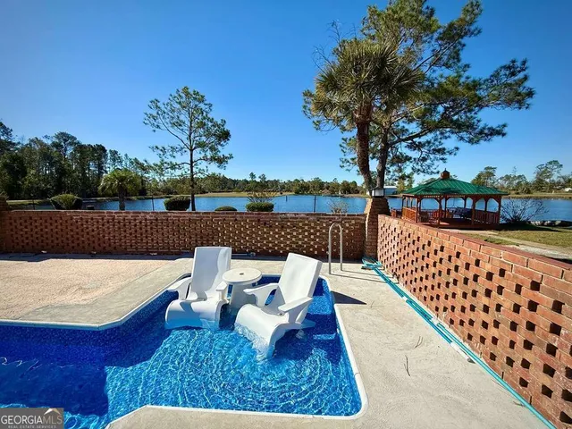 $699,900 | 393 Douglas Highway, Hazlehurst, GA 31539