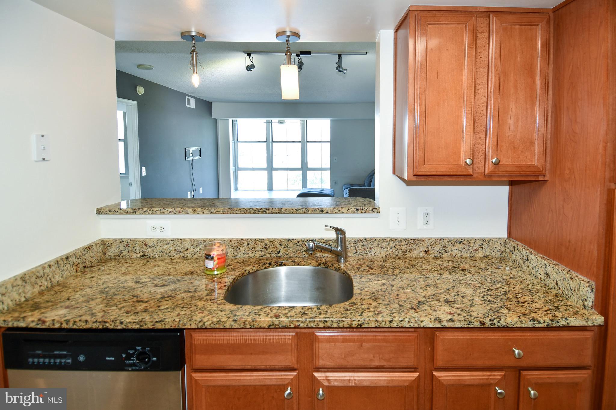 11800 Sunset Hills Road, Unit 1024 Reston, VA 20190 - Photo 12 of 41 Kitchen
