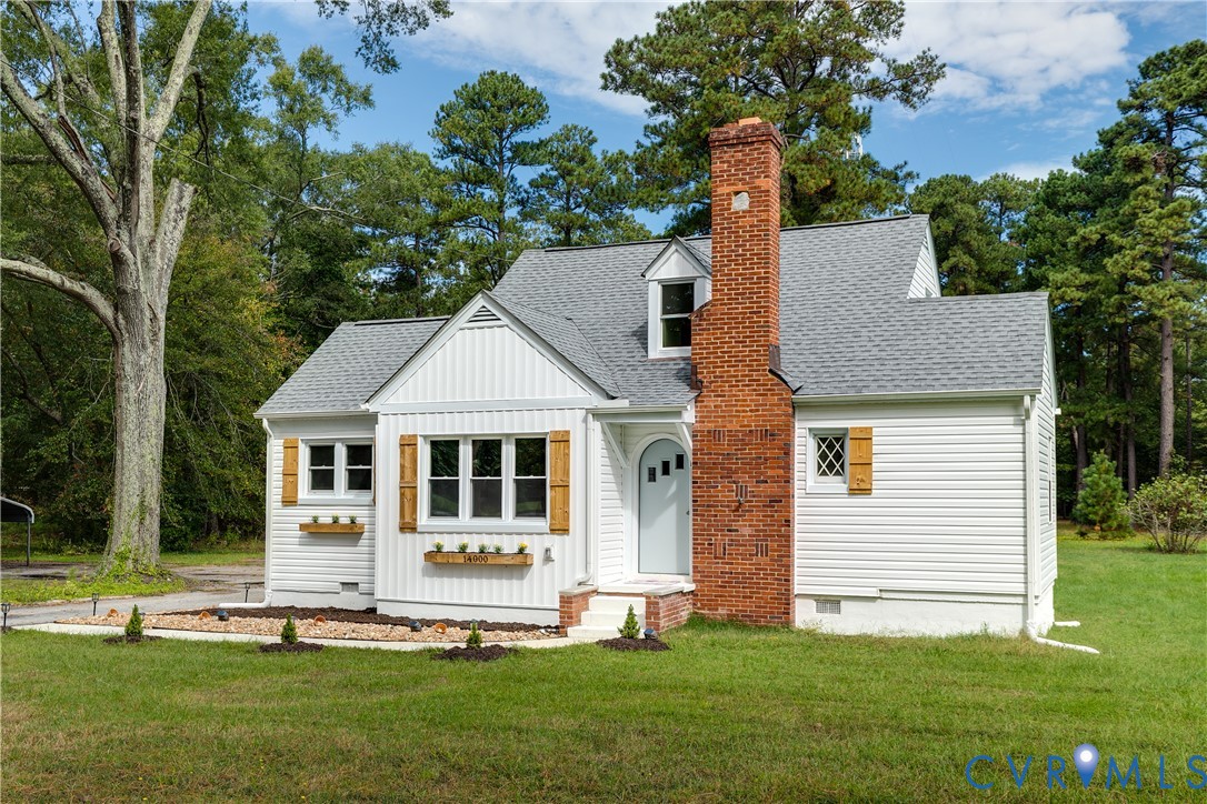 14000 Westfield Road Midlothian, VA 23113 - Photo 2 of 49 View of front facade with crawl space, a shingled