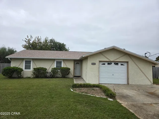 $1,600 | 1349 Riva Circle, Panama City, FL 32404