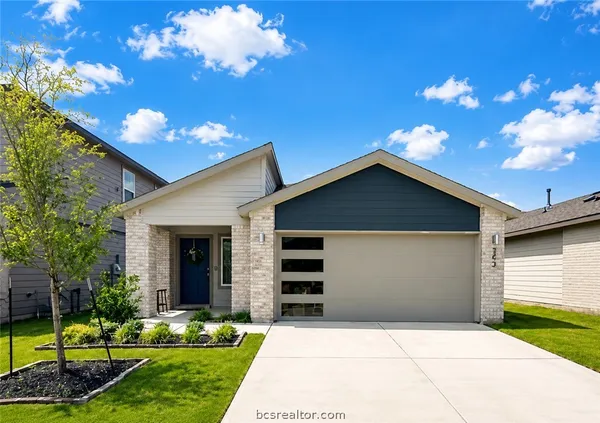 $2,150 | 963 Lady Bird Lane, College Station, TX 77845