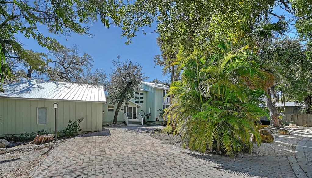 5310 Hidden Harbor Road Sarasota, FL 34242 - Photo 6 of 90