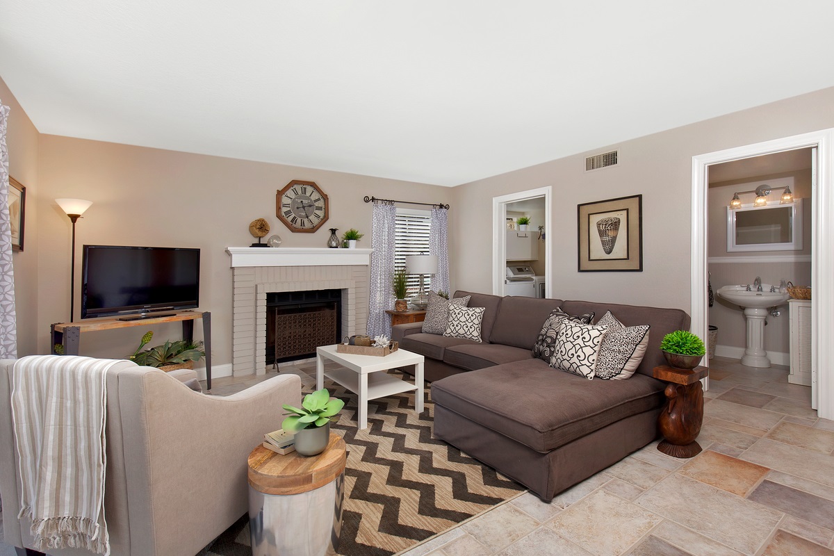 435 Via Malaga Encinitas, CA 92024 - Photo 8 of 25