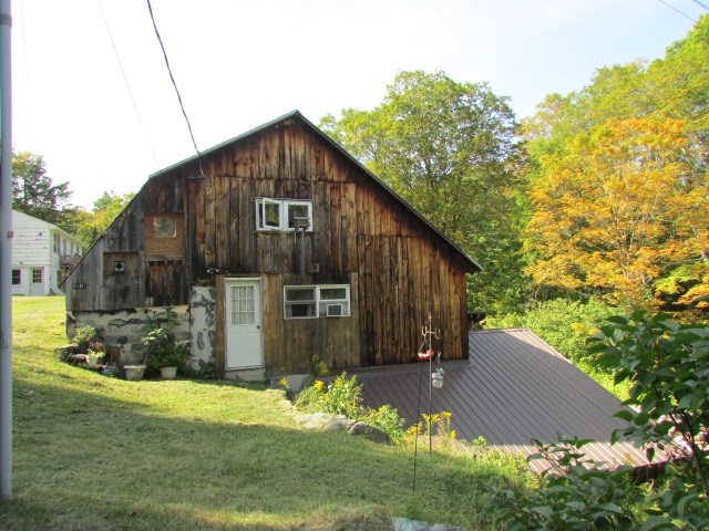 5061 Old County Road Halifax, VT 05301 - Photo 4 of 27