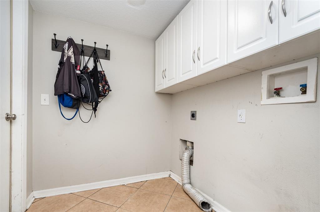 149 Circle Hill Road Sanford, FL 32746 - Photo 10 of 30 a close view of walk in closet