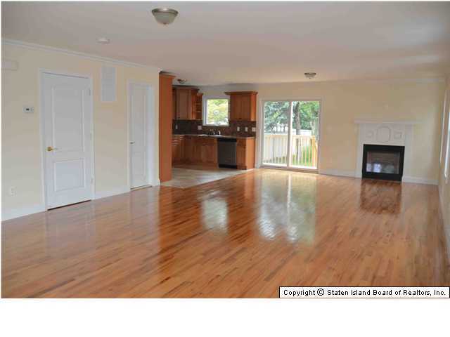 1052 Annadale Road Staten Island, NY 10312 - Photo 8 of 11 Additional Photo