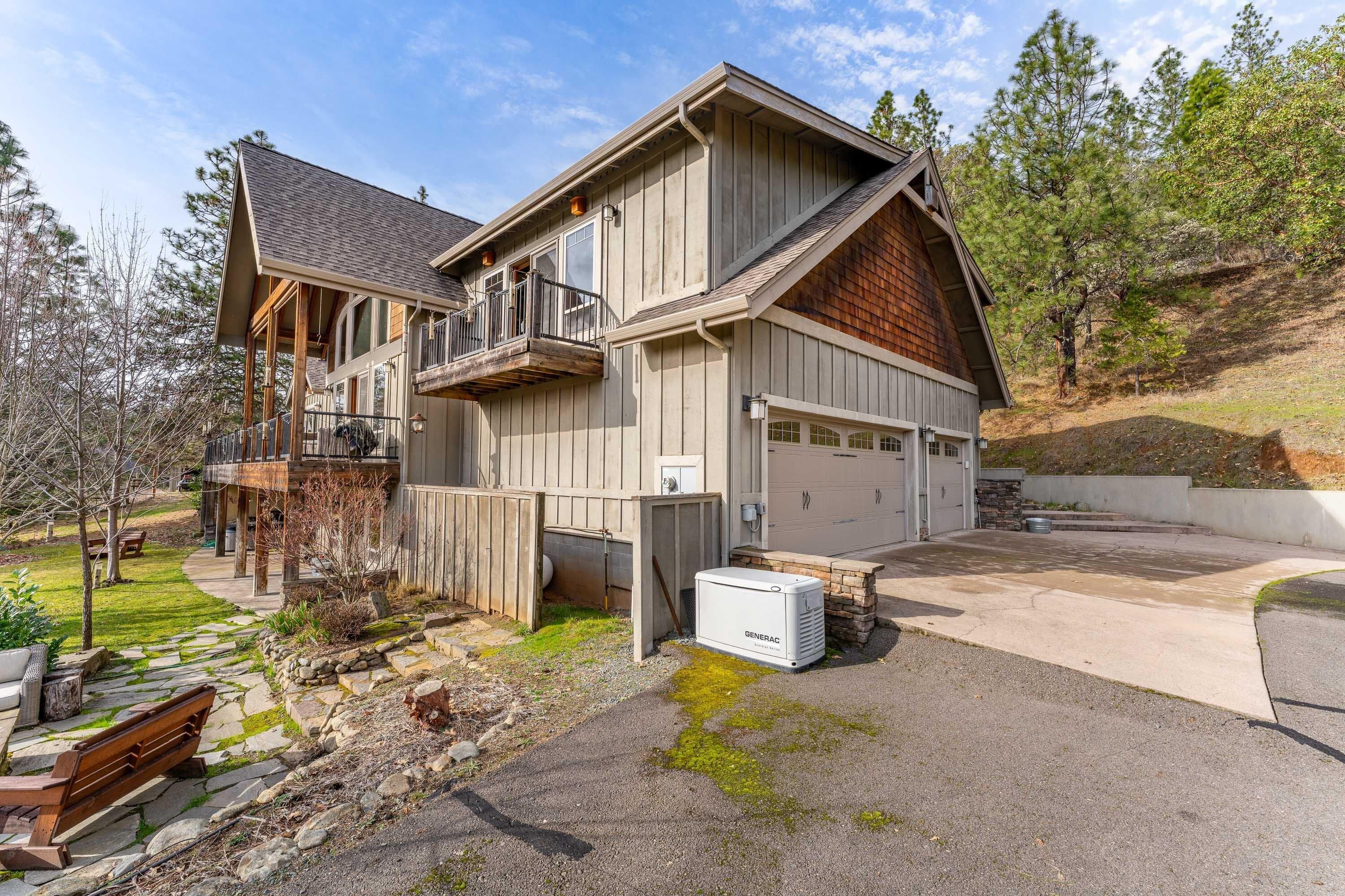 252 Frontier Lane Grants Pass, OR 97526 - Photo 2 of 65 024_ext_17_of_22_727