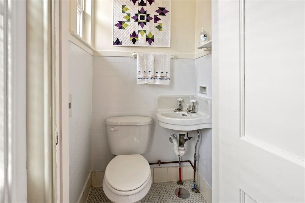 133 Elmwood Road, Unit 2 Swampscott, MA 01907 - Photo 21 of 42 Gallery Image 21