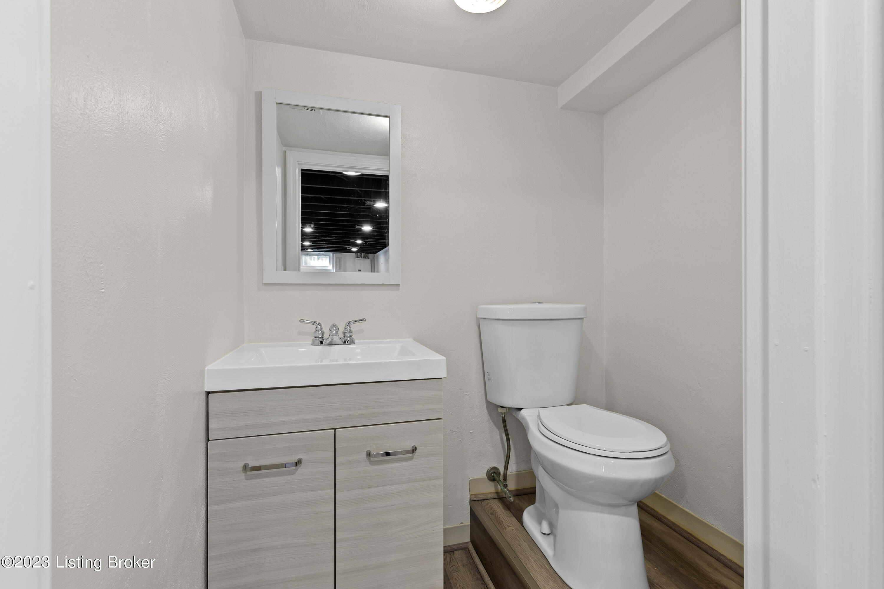 3611 Graham Road Louisville, KY 40207 - Photo 24 of 30 3611 Graham Rd-26