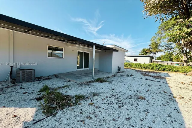 $3,200 | 14313 Southwest 110th Avenue, Miami, FL 33176