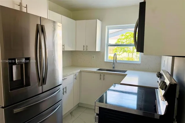 $3,200 | 14313 Southwest 110th Avenue, Miami, FL 33176
