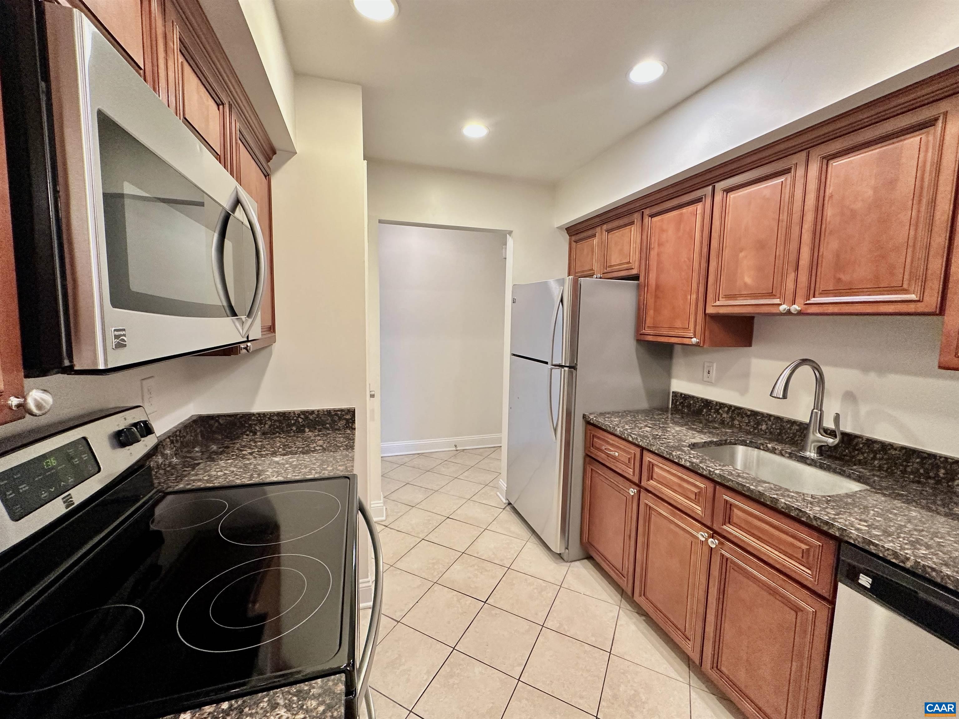 139 Green Turtle Lane, Unit 10 Charlottesville, VA 22901 - Photo 7 of 26 Kitchen