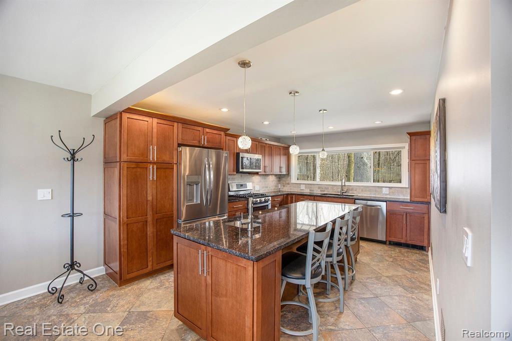 1280 Gettysburg Court Rochester Hills, MI 48306 - Photo 8 of 25
