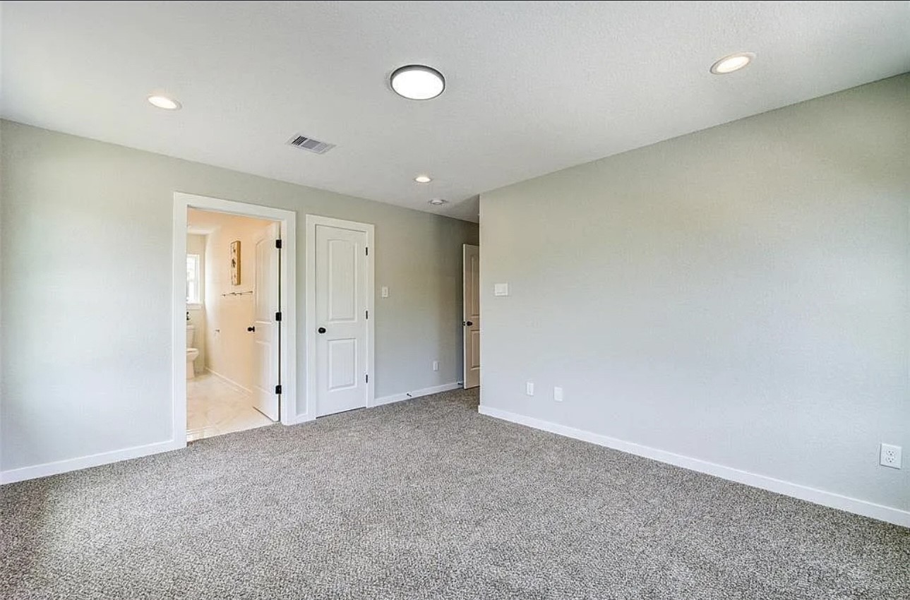 8361 Tate Street Houston, TX 77028 - Photo 5 of 16 a view of an empty room