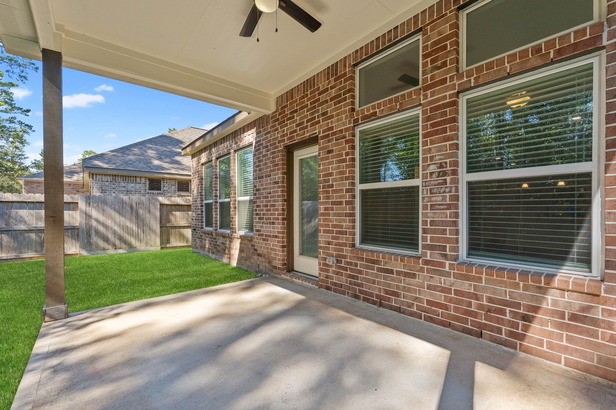 143 Scarlet Maple Way Conroe, TX 77318 - Photo 18 of 24