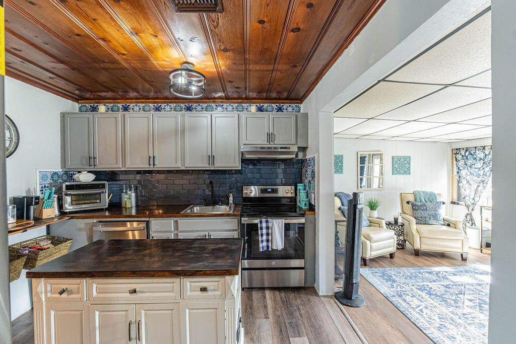 4309 Ave J Fort Pierce, FL 34947 - Photo 10 of 48 4309-AVENUE-J67