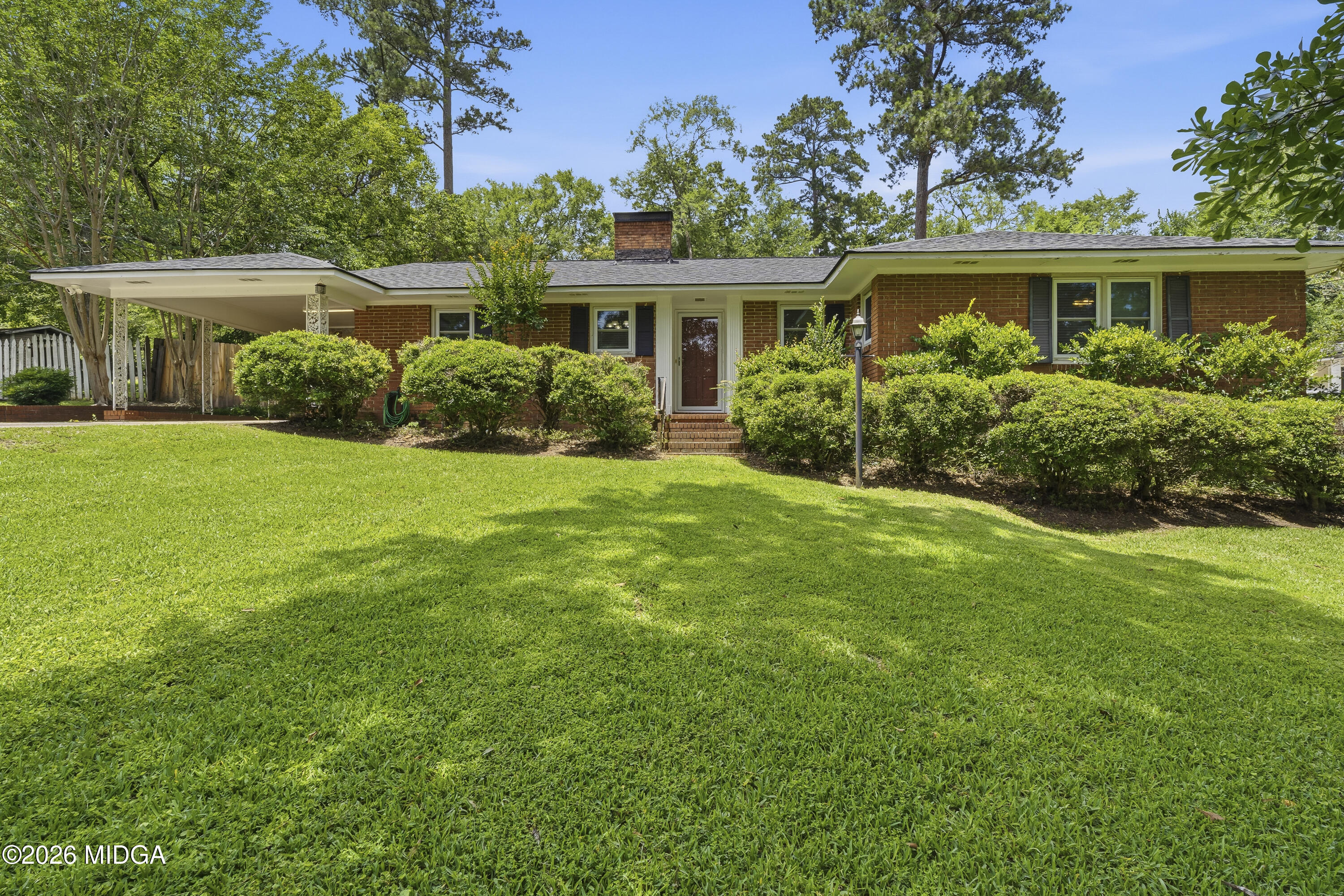 786 Windsor Road Macon, GA 31204 - Photo 3 of 45 786 Windsor Rd-05648