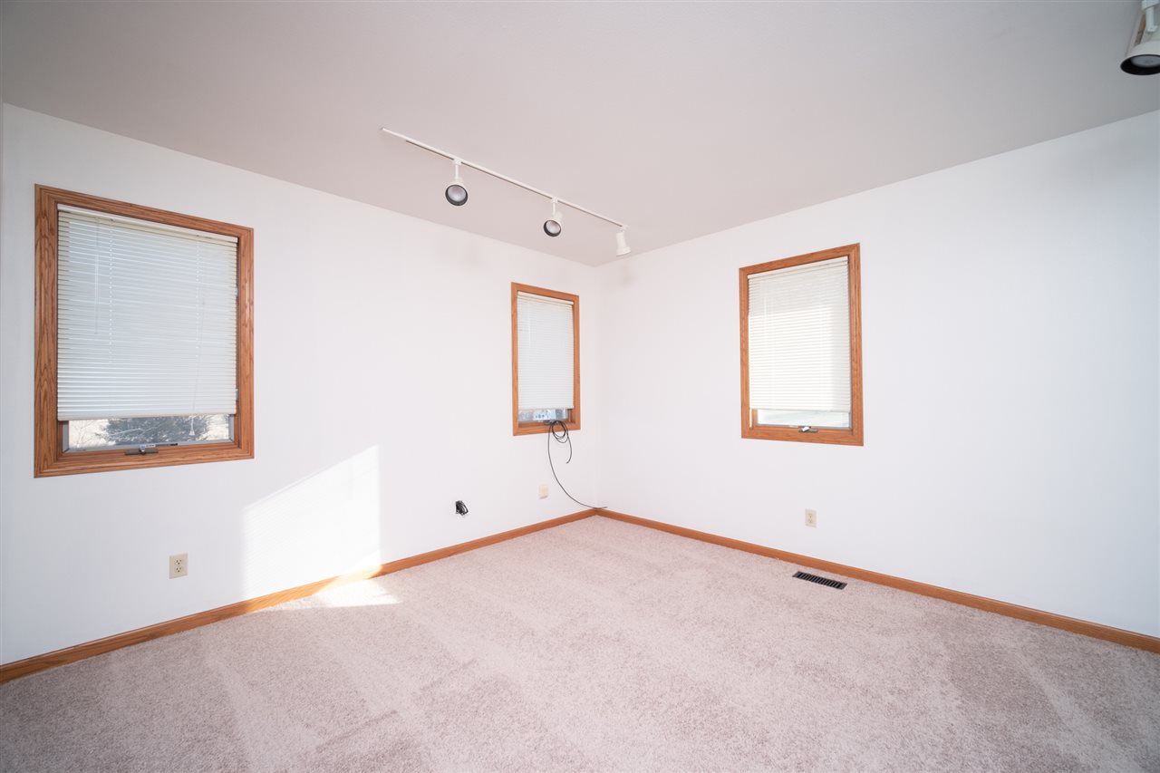 7290 Stephens Road Rockton, IL 61072 - Photo 20 of 30 an empty room with a window