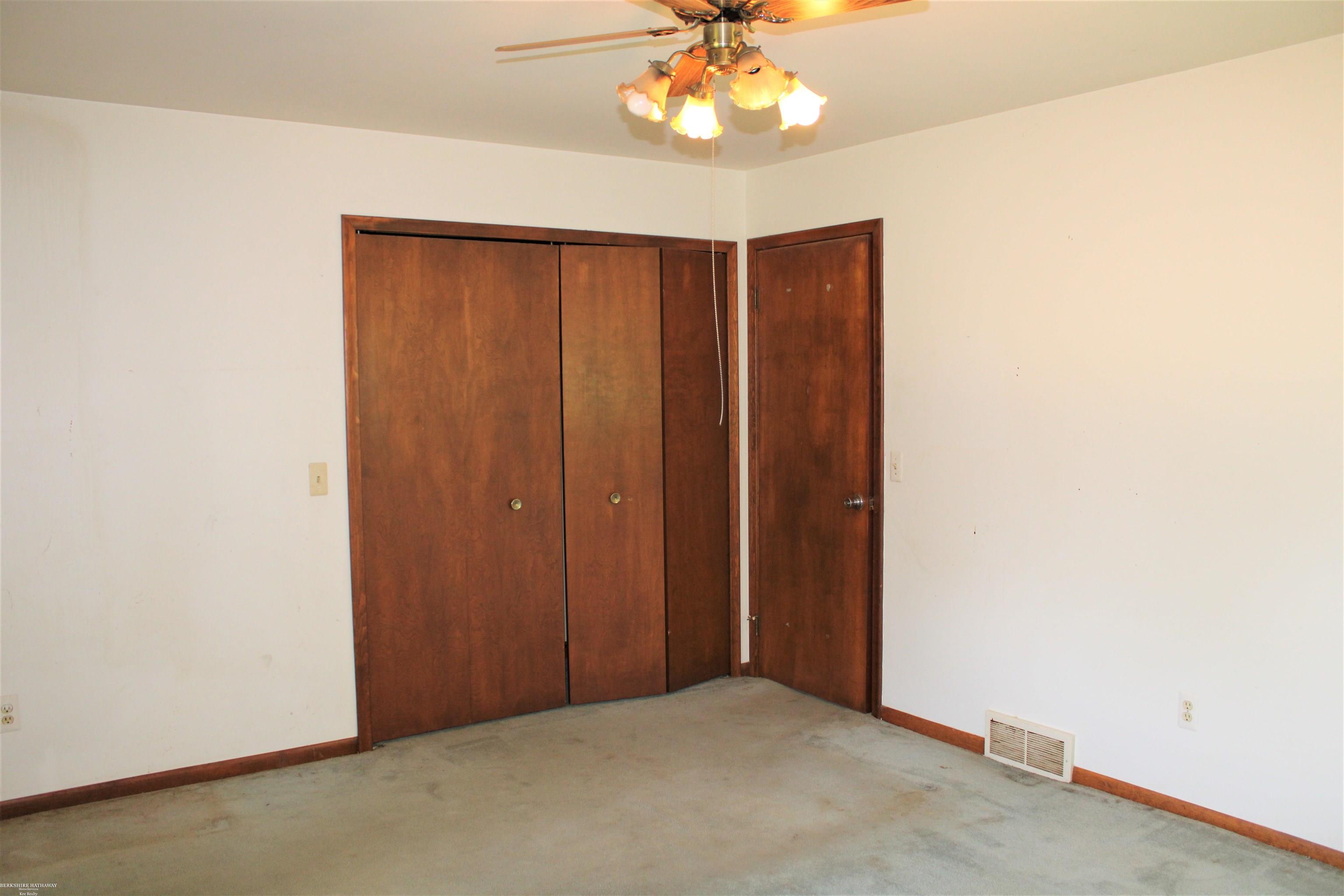 18195 Gilmore Road Armada, MI 48005 - Photo 19 of 34 50112958-18.JPG