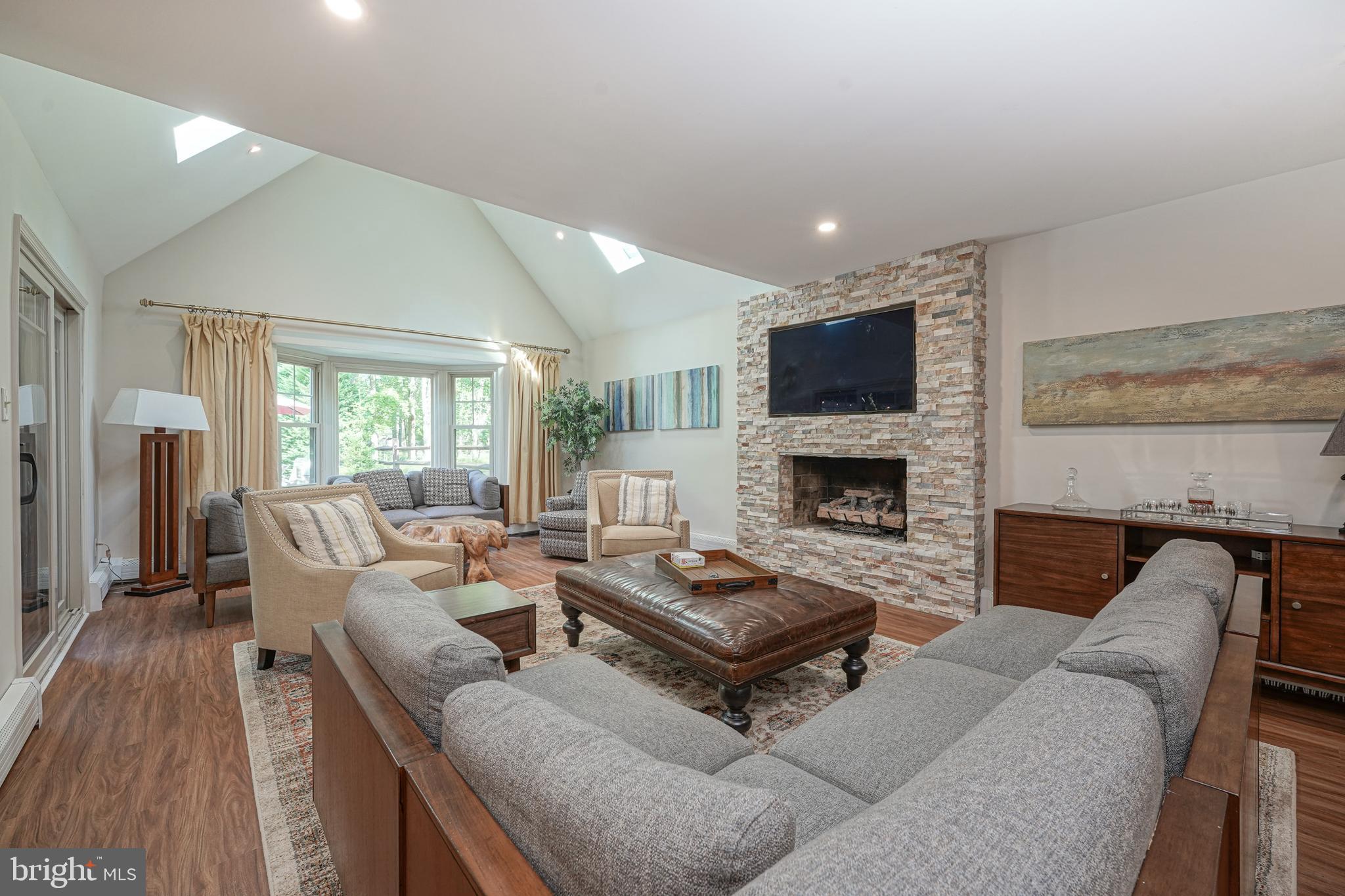 53 Cooper Tomlinson Road Medford, NJ 08055 - Photo 8 of 77 Living Room