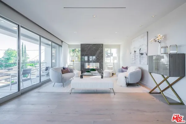 $10,500 | 2391 Roscomare Road, Unit 201, Los Angeles, CA 90077