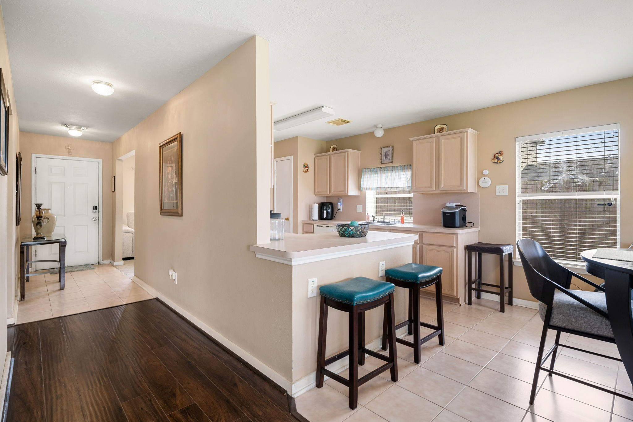16602 Lazy Ridge Road Houston, TX 77053 - Photo 4 of 16 Kitchen and breakfast nook.