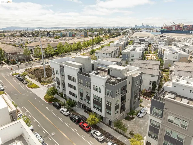 a picture of city view