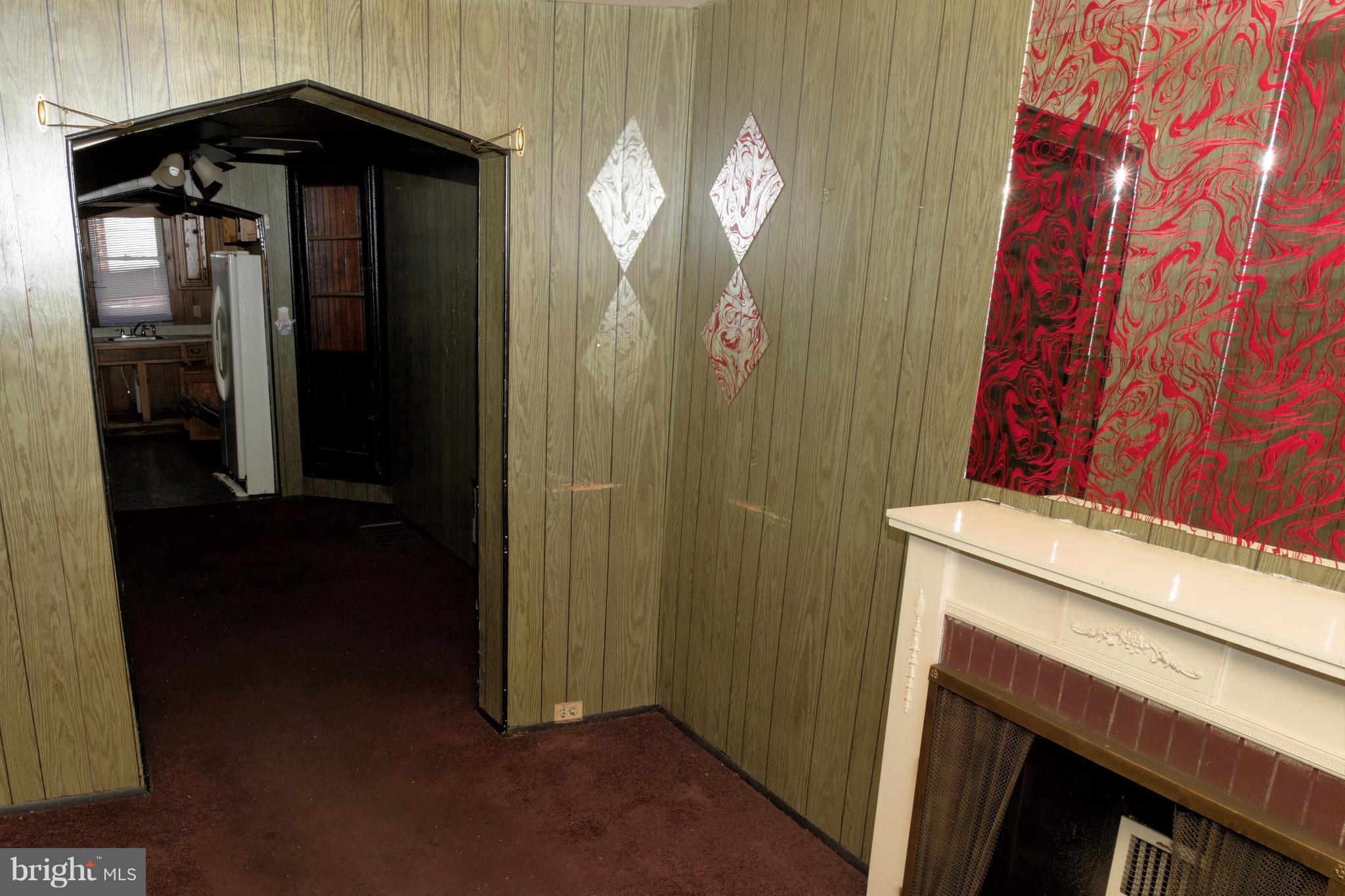 2133 Federal Street Baltimore, MD 21213 - Photo 2 of 20 Living Room