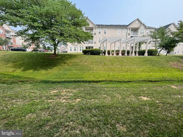 $2,400 | 2503 Amber Orchard Court West, Unit 102, Odenton, MD 21113