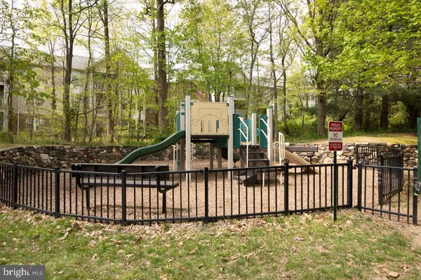 $2,400 | 2503 Amber Orchard Court West, Unit 102, Odenton, MD 21113