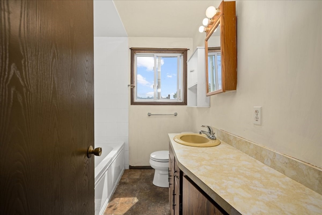 80 Meadow Road Spencer, MA 01562 - Photo 17 of 28 Gallery Image 17