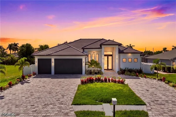 $964,500 | 2814 Surfside Boulevard, Cape Coral, FL 33914