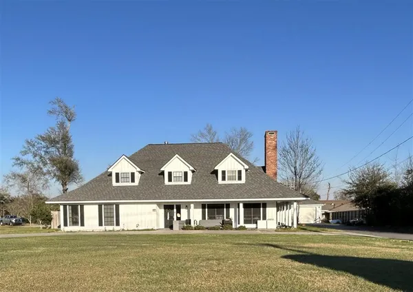 $445,000 | 4001 Lake Street, Lake Charles, LA 70605