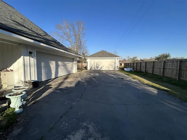 $445,000 | 4001 Lake Street, Lake Charles, LA 70605