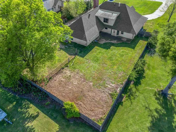 $445,000 | 4001 Lake Street, Lake Charles, LA 70605