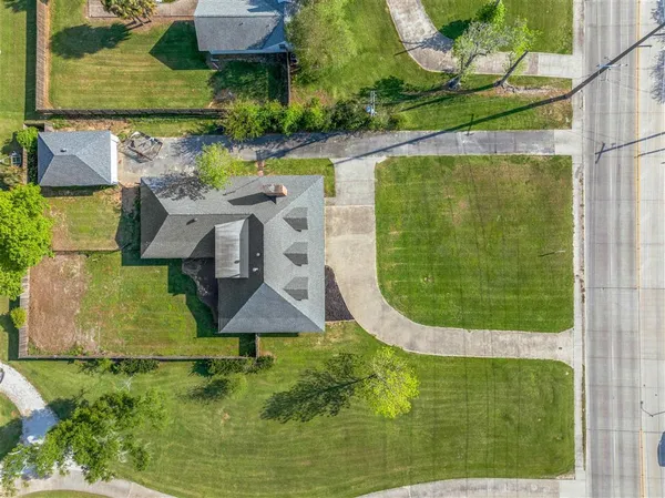 $445,000 | 4001 Lake Street, Lake Charles, LA 70605