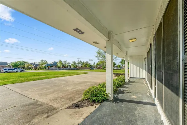 $445,000 | 4001 Lake Street, Lake Charles, LA 70605