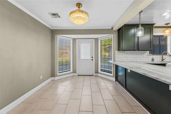 $445,000 | 4001 Lake Street, Lake Charles, LA 70605