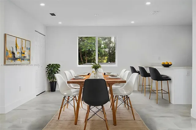 $3,200 | 2926 Northwest 58th Street, Unit 2926, Miami, FL 33142